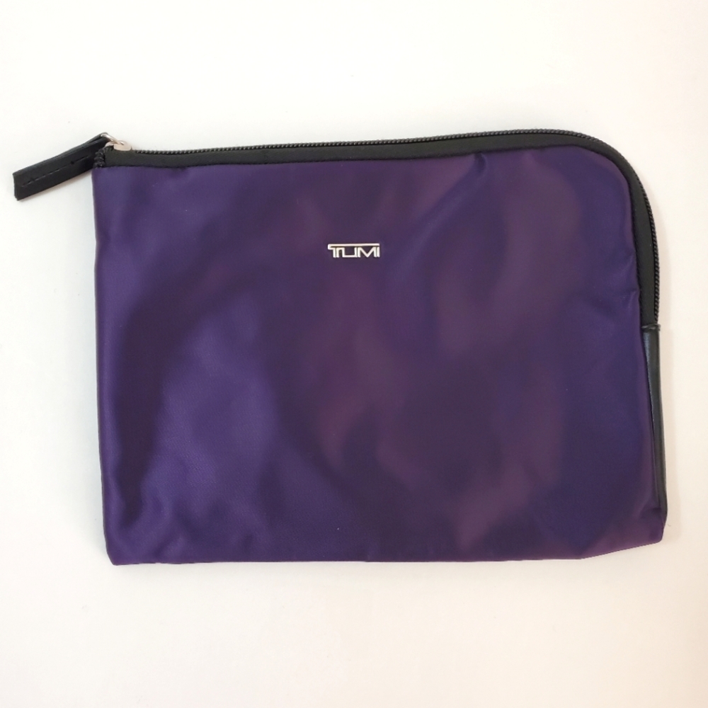 Tumi - purple pouch / travel bag